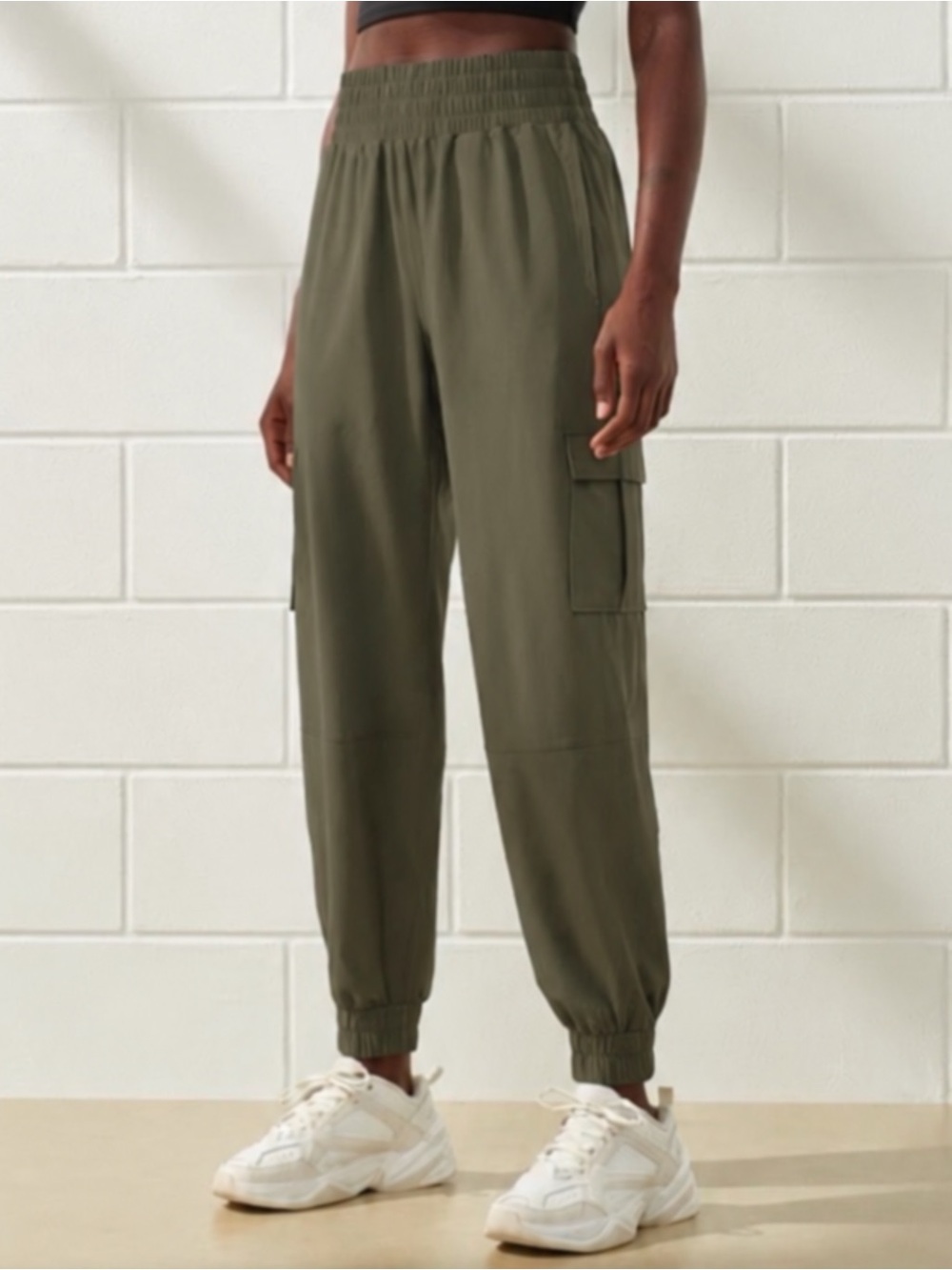 ABERCROMBIE | NWOT YPB MotionTek Cargo Joggers in Olive/Evergreen, Size Medium